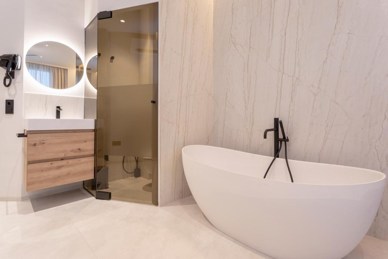 Magnificent Renovated 2Bd 2Bth Duplex With Backyard - City Centre Màlaga Exteriér fotografie