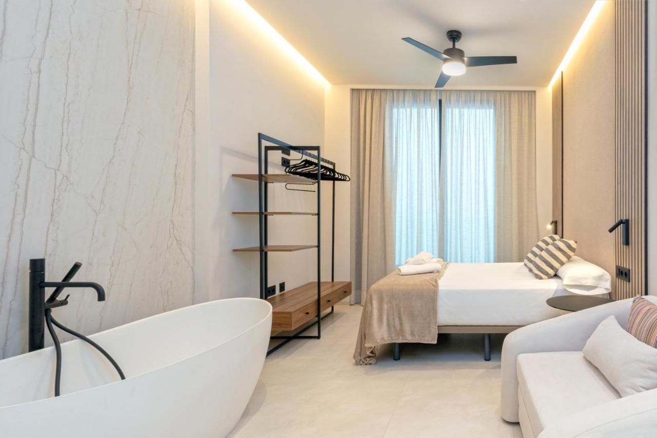 Magnificent Renovated 2Bd 2Bth Duplex With Backyard - City Centre Màlaga Exteriér fotografie
